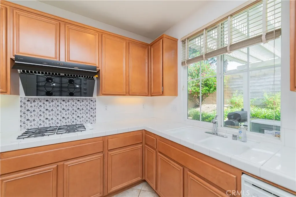15752 Mimosa Court, Fontana, California 92336 home-pic-15