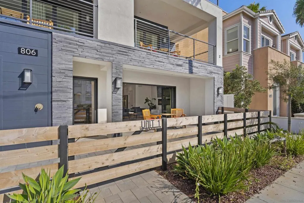 806 N Cleveland St Unit 1, Oceanside, California 92054 home-pic-20