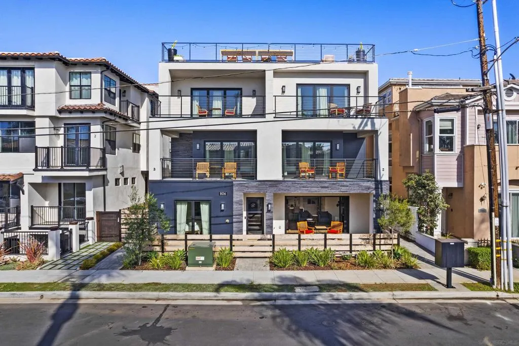 806 N Cleveland St Unit 1, Oceanside, California 92054 home-pic-0