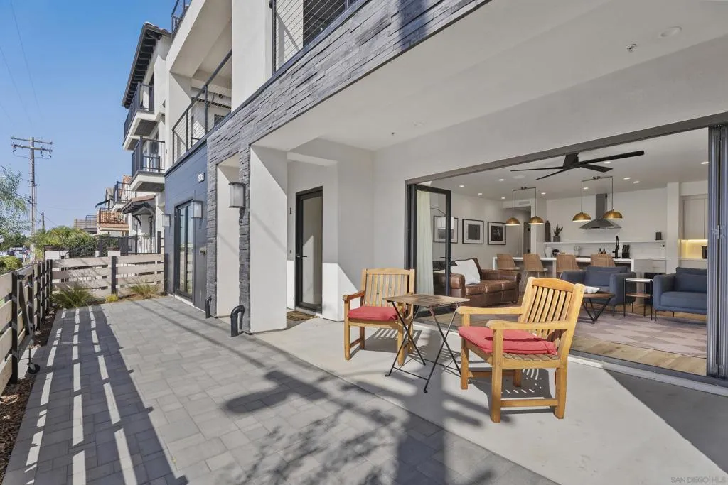 806 N Cleveland St Unit 1, Oceanside, California 92054 home-pic-19