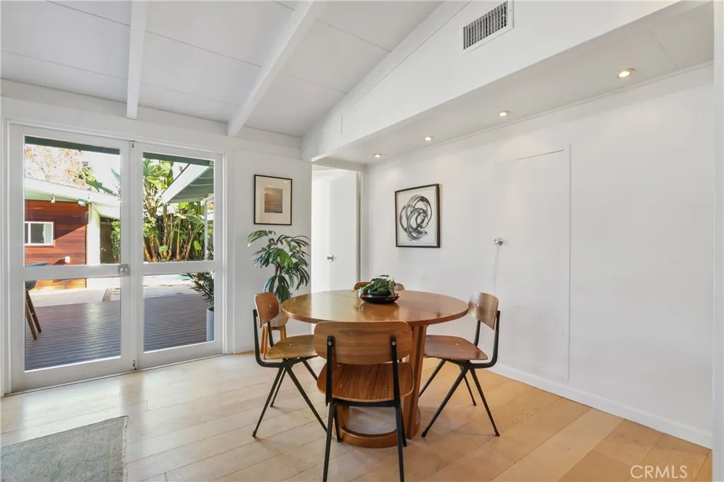 3012 Roxanne Avenue, Long Beach, California 90808 home-pic-8