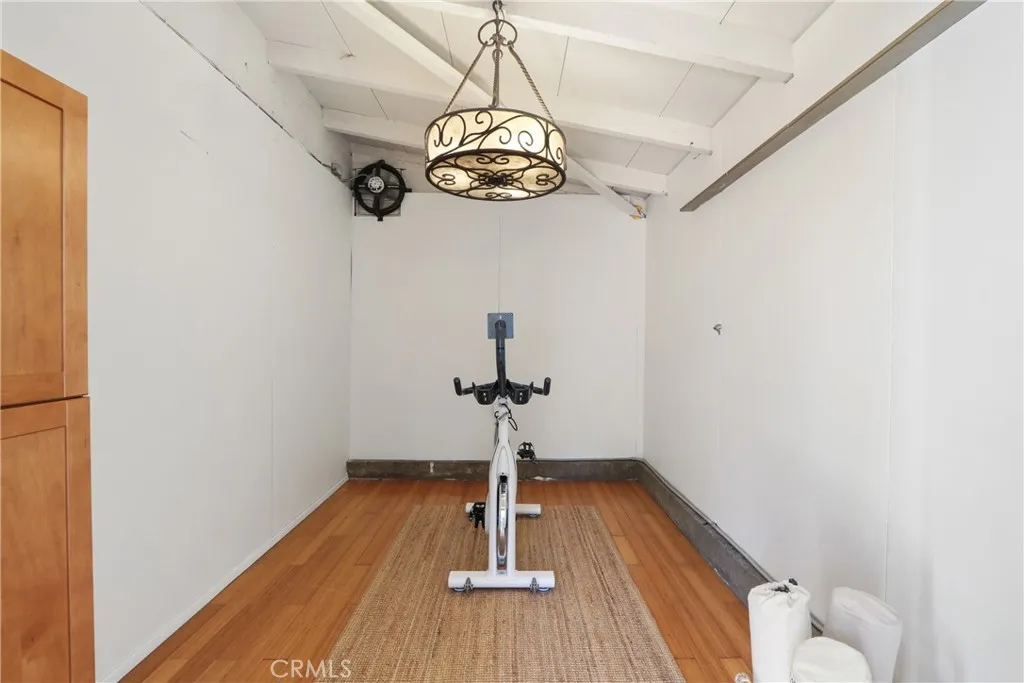 3012 Roxanne Avenue, Long Beach, California 90808 home-pic-28