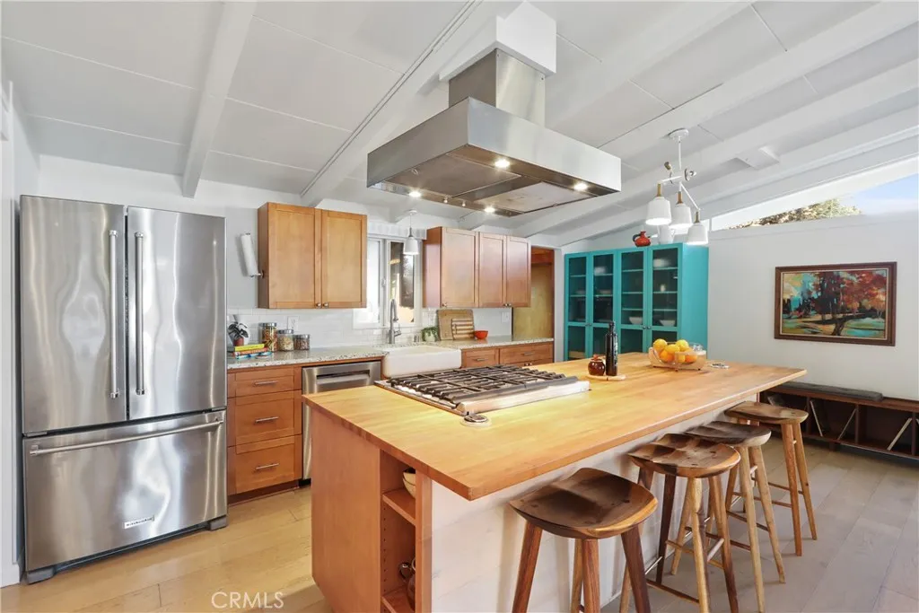 3012 Roxanne Avenue, Long Beach, California 90808 home-pic-1