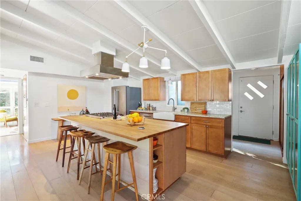 3012 Roxanne Avenue, Long Beach, California 90808 home-pic-3
