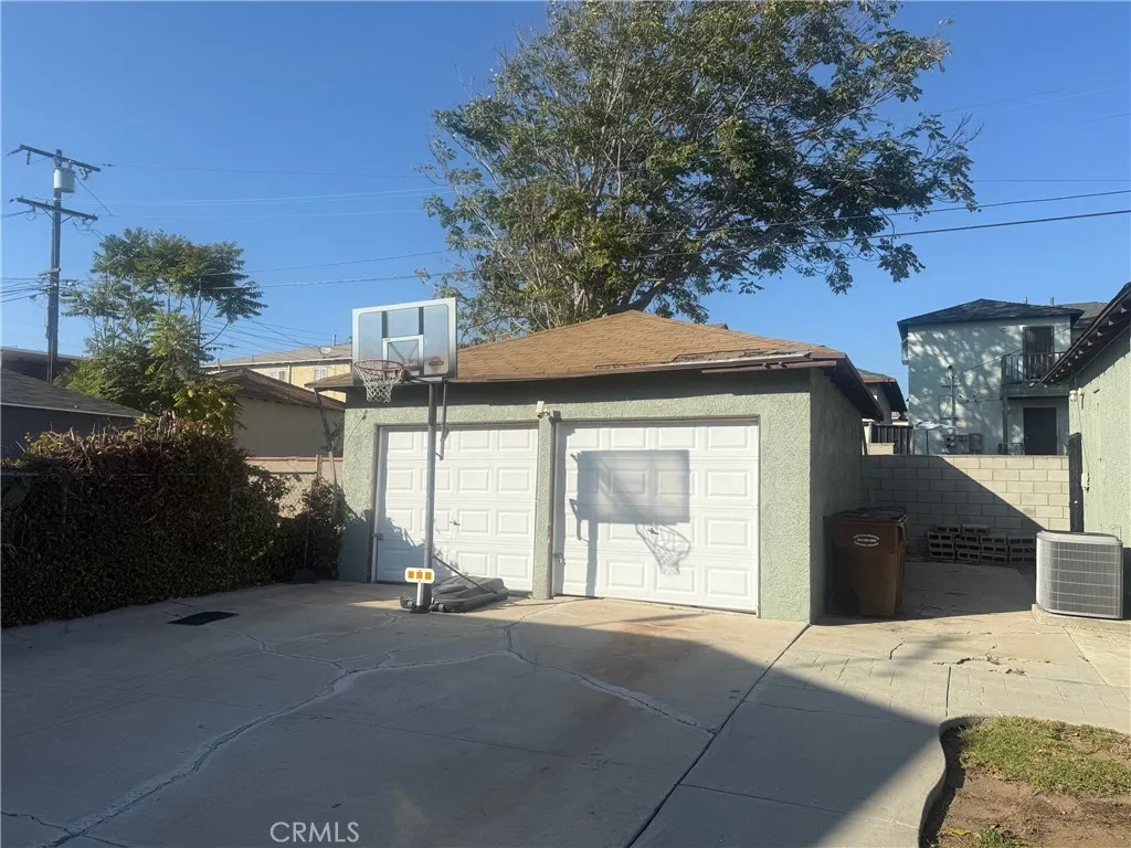 2053 W 104th, Los Angeles, California 90047 home-pic-4