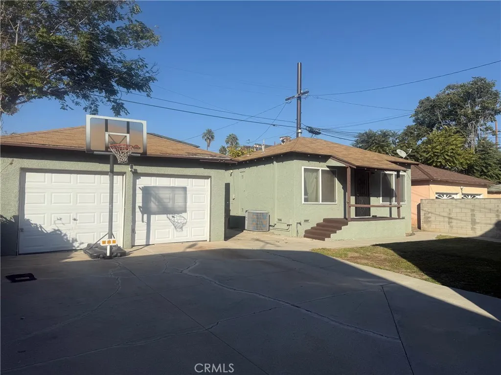 2053 W 104th, Los Angeles, California 90047 home-pic-3