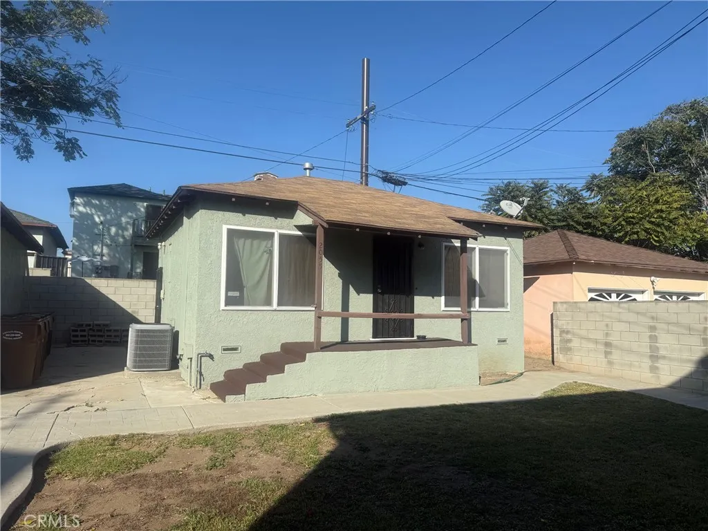 2053 W 104th, Los Angeles, California 90047 home-pic-1