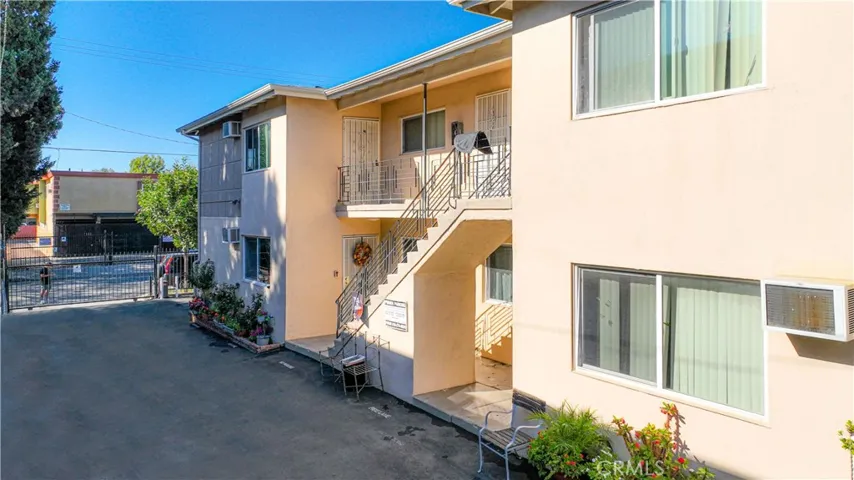 6934 Hinds, North Hollywood, California 91605