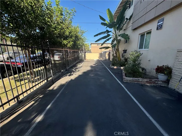 6934 Hinds, North Hollywood, California 91605
