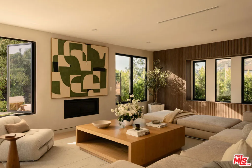 2608 Zorada Drive, Los Angeles, California 90046 home-pic-3