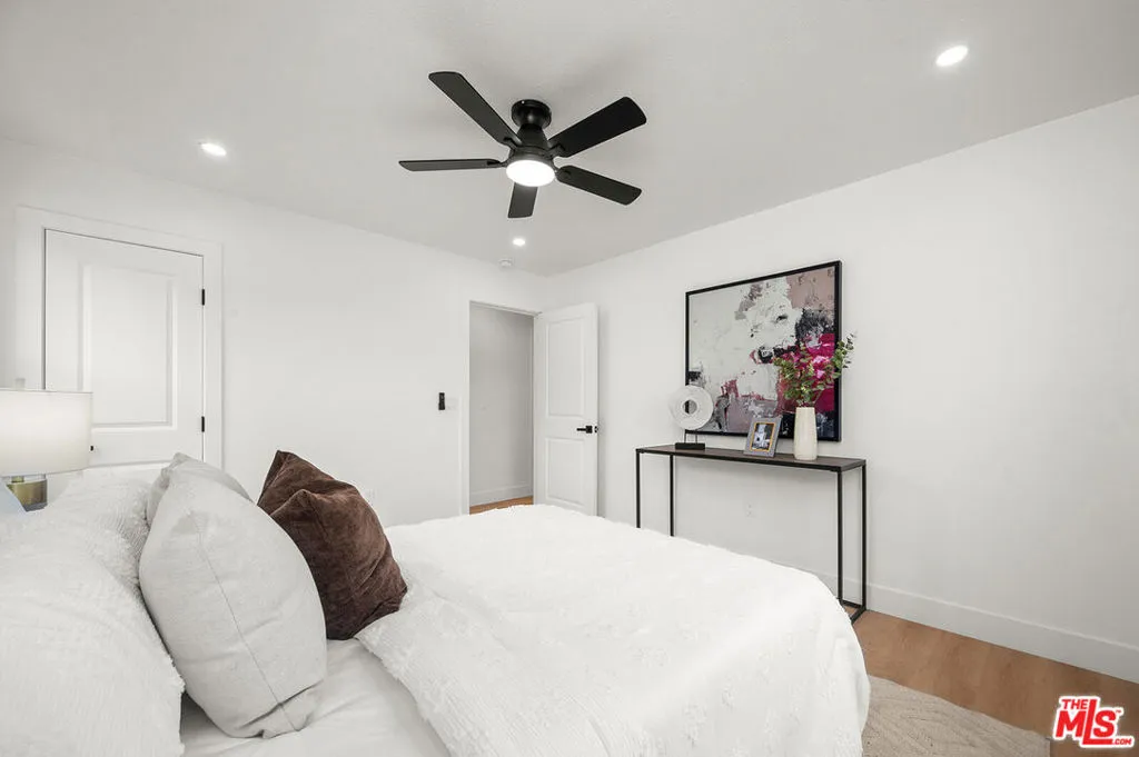 1412 W 111th Street, Los Angeles, California 90047 home-pic-19