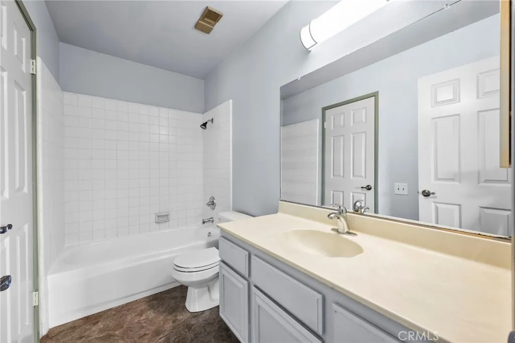 16125 Warmington Lane 12, Huntington Beach, California 92649 home-pic-24