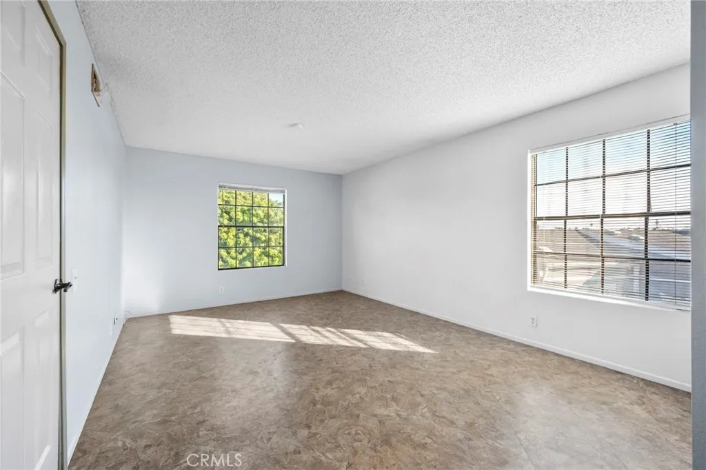 16125 Warmington Lane 12, Huntington Beach, California 92649 home-pic-14