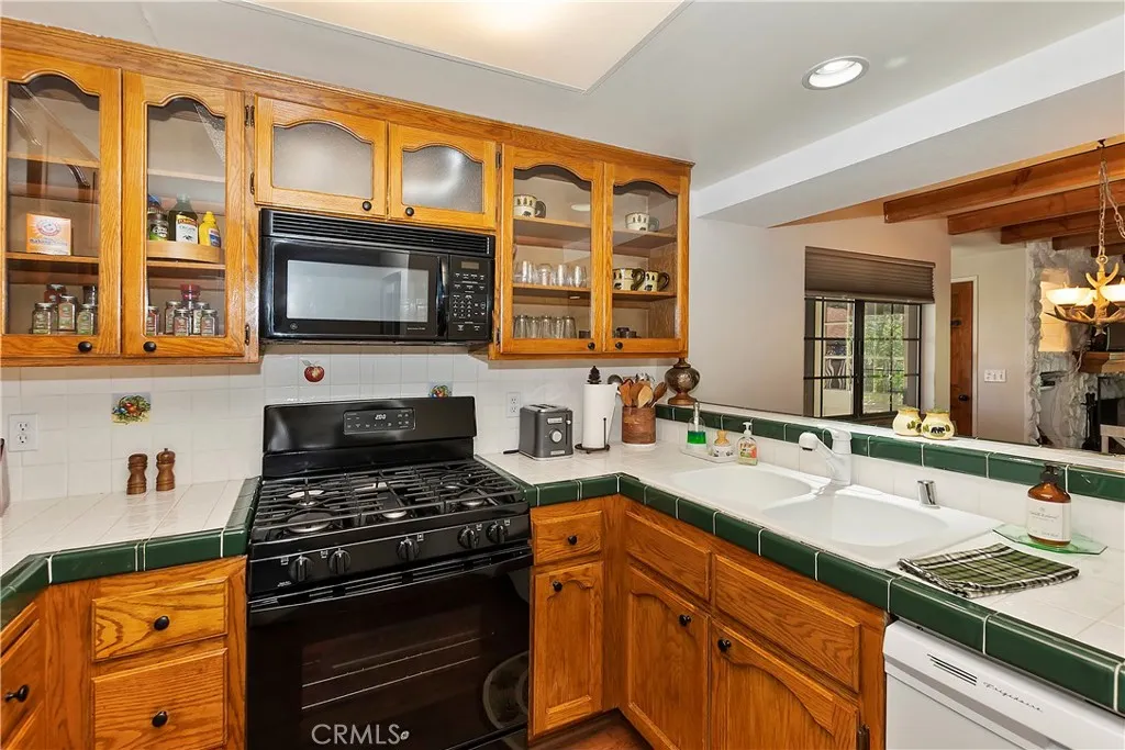 101 Village Bay 1, Lake Arrowhead, California 92352 home-pic-11