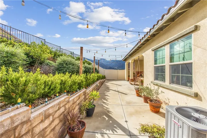 11145 Fourleaf Court, Corona, California 92883