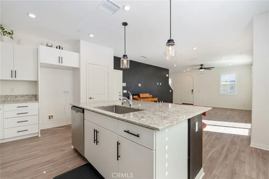 13430 Limestone Drive, Yucaipa, California 92399 home-pic-7