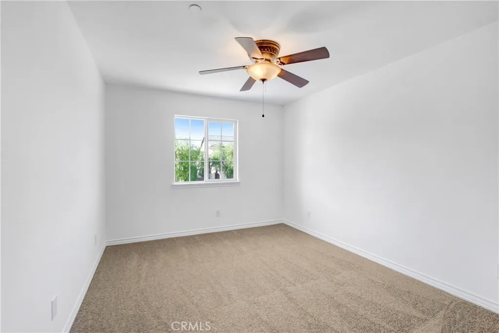 15562 Sicily Lane, Fontana, California 92336 home-pic-25