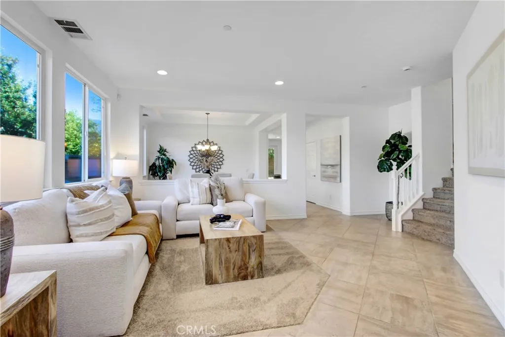15562 Sicily Lane, Fontana, California 92336 home-pic-6