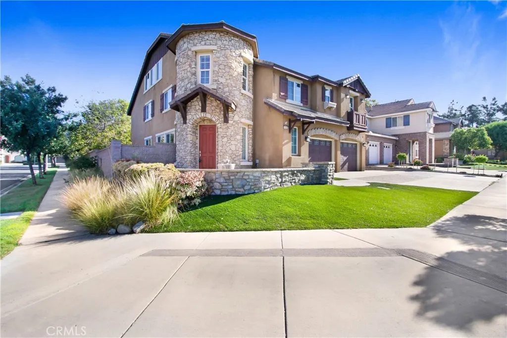 15562 Sicily Lane, Fontana, California 92336 home-pic-2