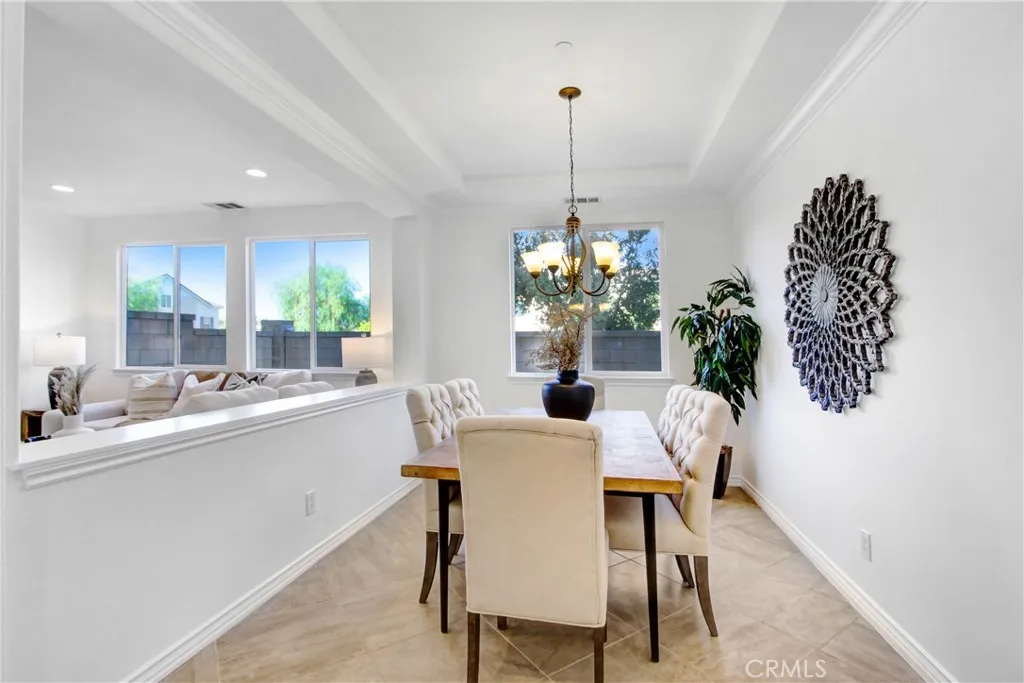 15562 Sicily Lane, Fontana, California 92336 home-pic-8