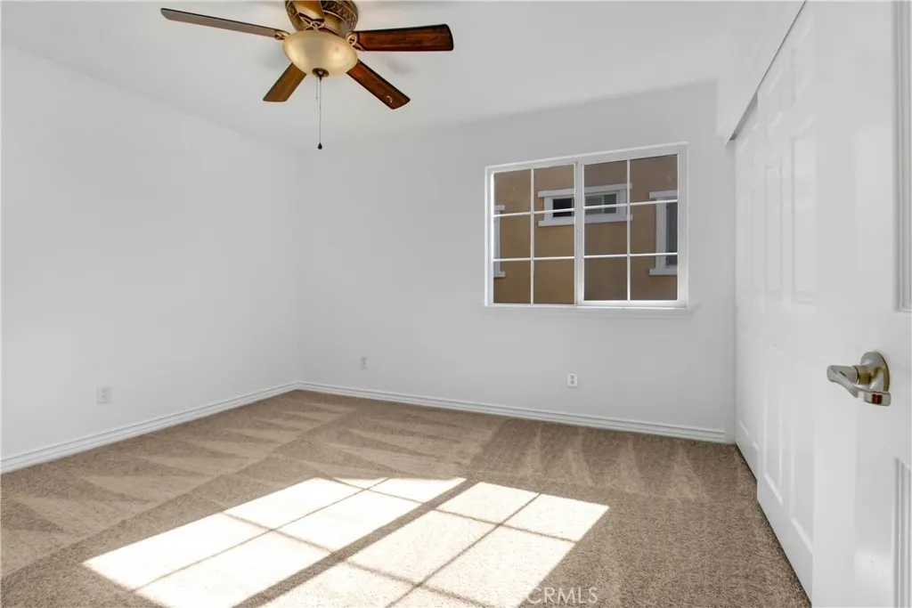 15562 Sicily Lane, Fontana, California 92336 home-pic-28