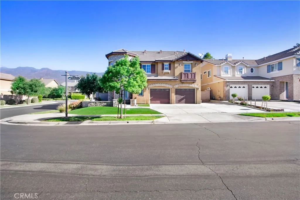 15562 Sicily Lane, Fontana, California 92336 home-pic-0