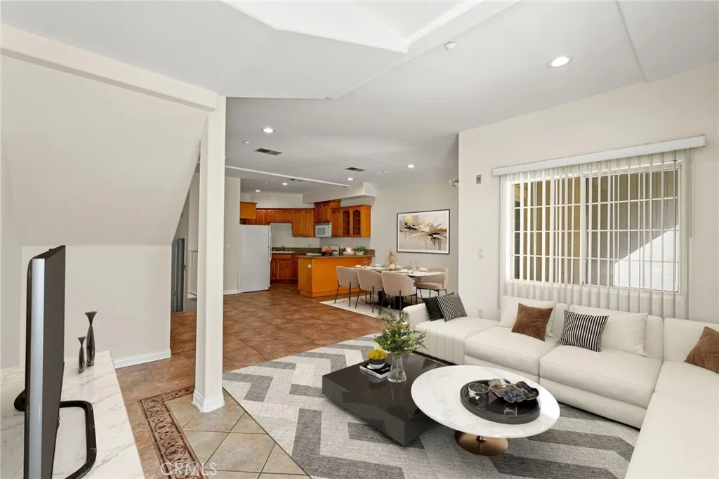 1201 Ave Viola 104, Glendale, California 91202 home-pic-4