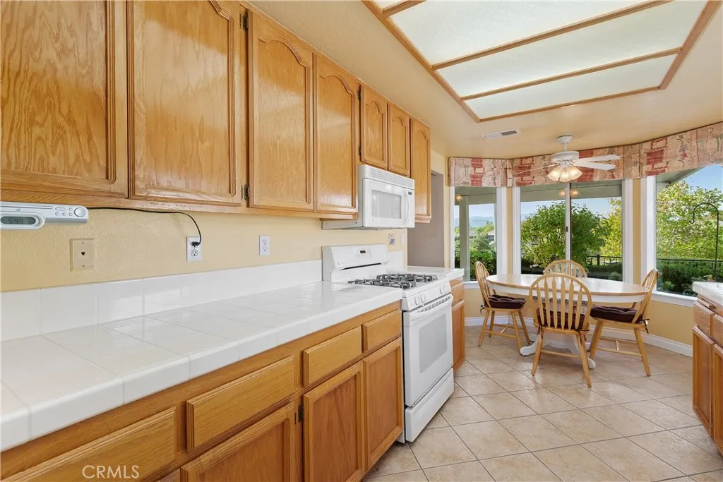40083 Corte Lorca, Murrieta, California 92562 home-pic-12