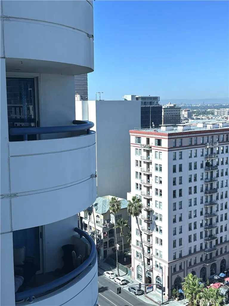 525 E Seaside Way 1801, Long Beach, California 90802 home-pic-15