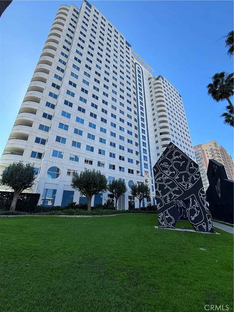 525 E Seaside Way 1801, Long Beach, California 90802 home-pic-2