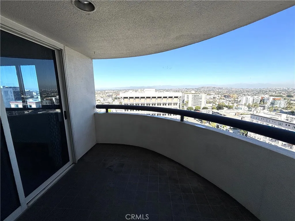525 E Seaside Way 1801, Long Beach, California 90802 home-pic-14