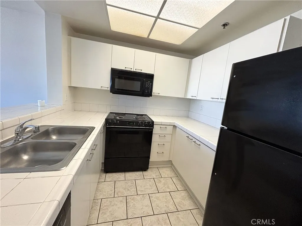 525 E Seaside Way 1801, Long Beach, California 90802 home-pic-23