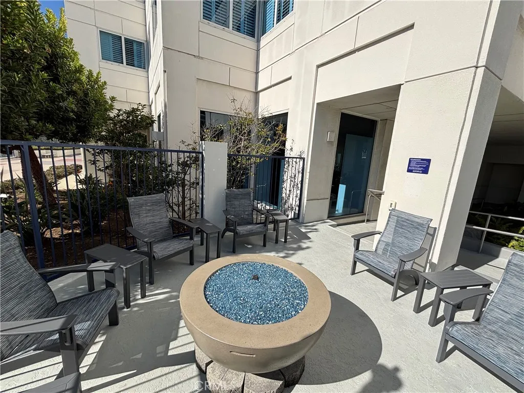 525 E Seaside Way 1801, Long Beach, California 90802 home-pic-39