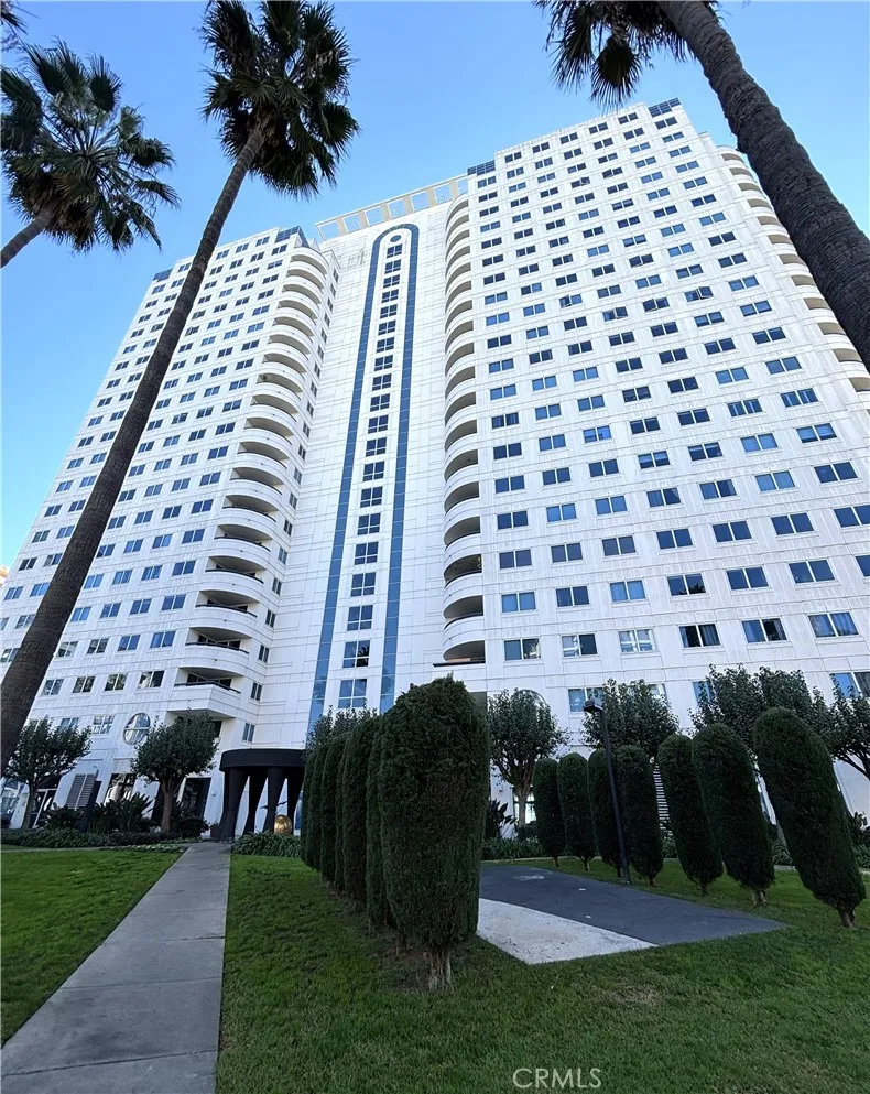 525 E Seaside Way 1801, Long Beach, California 90802 home-pic-1
