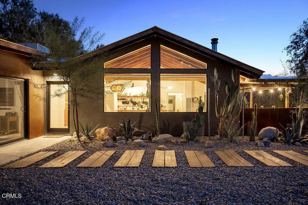 9427 T Circle Drive, Morongo Valley, California 92256 home-pic-39