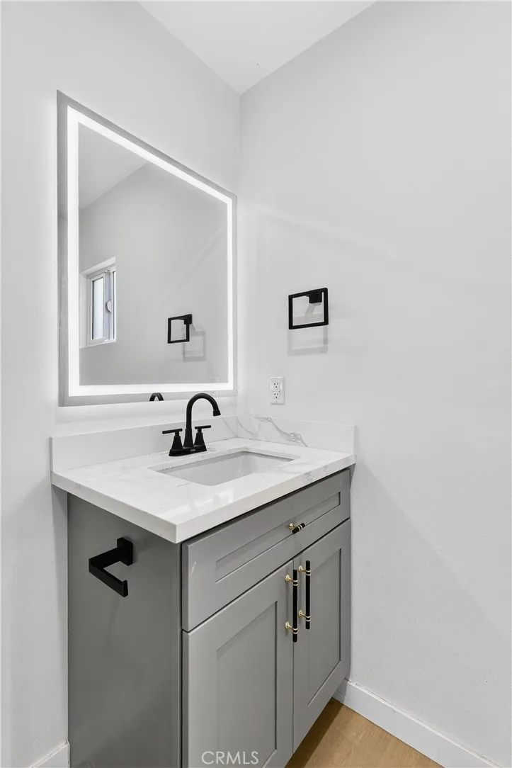 3826 3828 La Salle, Los Angeles, California 90062 home-pic-13