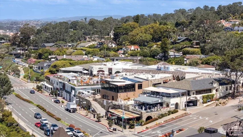 Del Mar Plaza