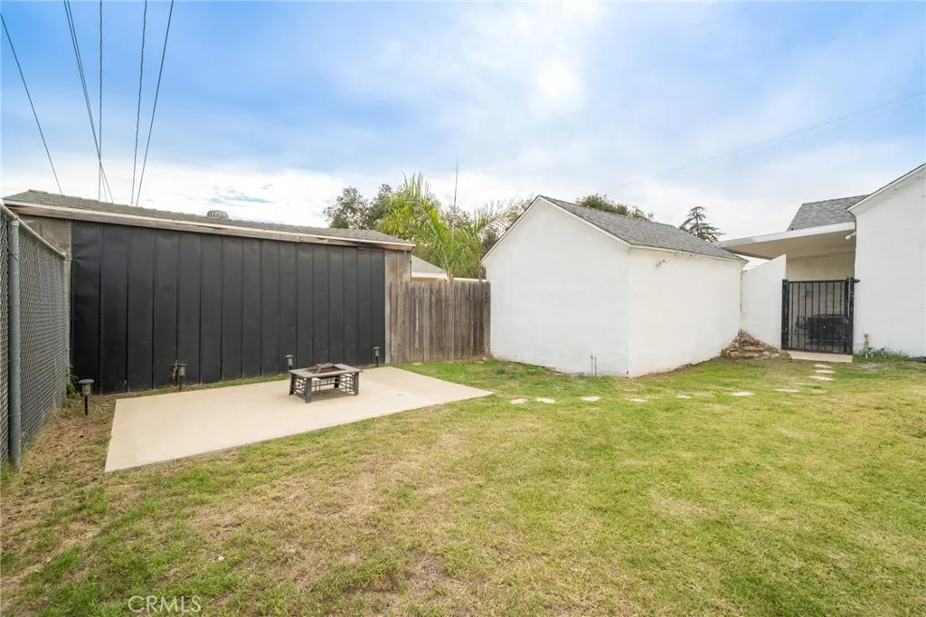1140 N Towne Avenue, Pomona, California 91767 home-pic-26