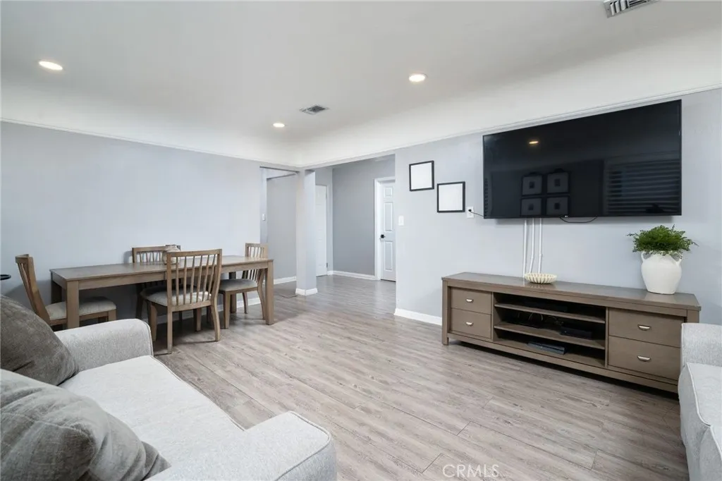 1140 N Towne Avenue, Pomona, California 91767 home-pic-8