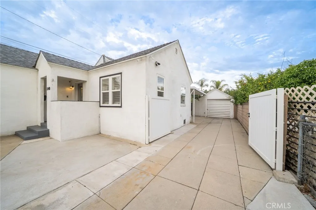 1140 N Towne Avenue, Pomona, California 91767 home-pic-20