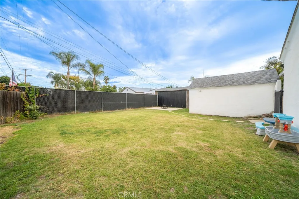 1140 N Towne Avenue, Pomona, California 91767 home-pic-24