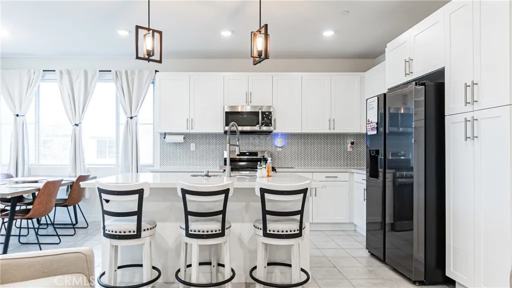 3590 E Peckham Paseo 2, Ontario, California 91761 home-pic-3