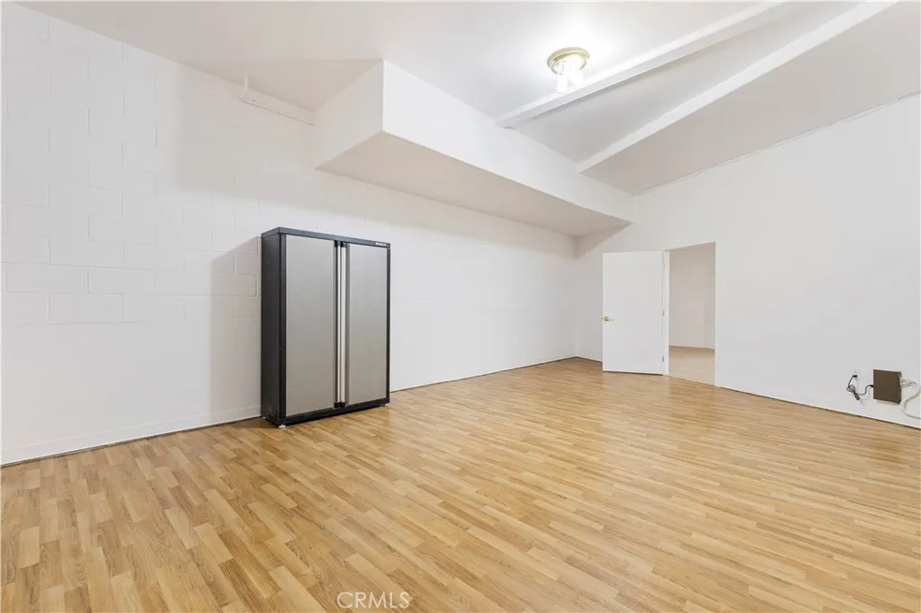 4651 Ellenita Ave., Tarzana, California 91356 home-pic-38