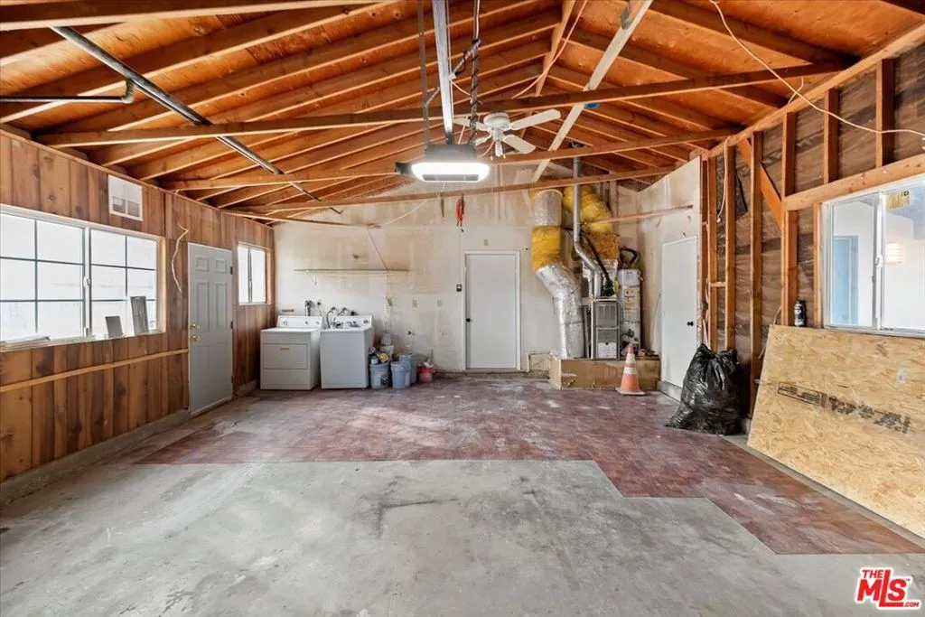 6042 Cahuilla Avenue, Twentynine Palms, California 92277 home-pic-27