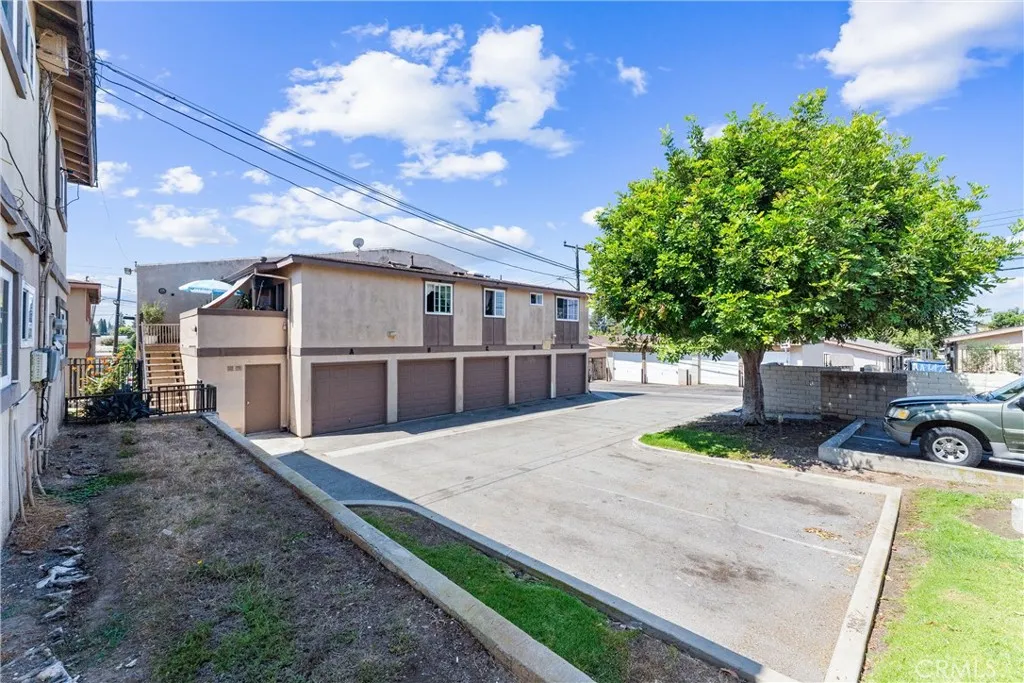17431 Koledo, Huntington Beach, California 92647 home-pic-13
