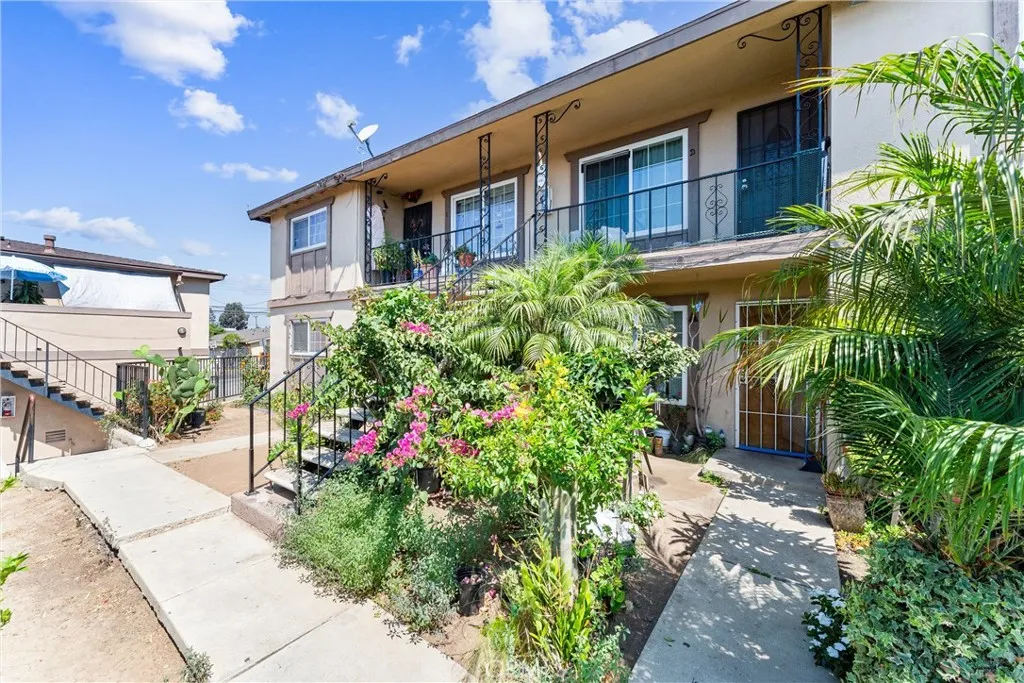 17431 Koledo, Huntington Beach, California 92647 home-pic-12