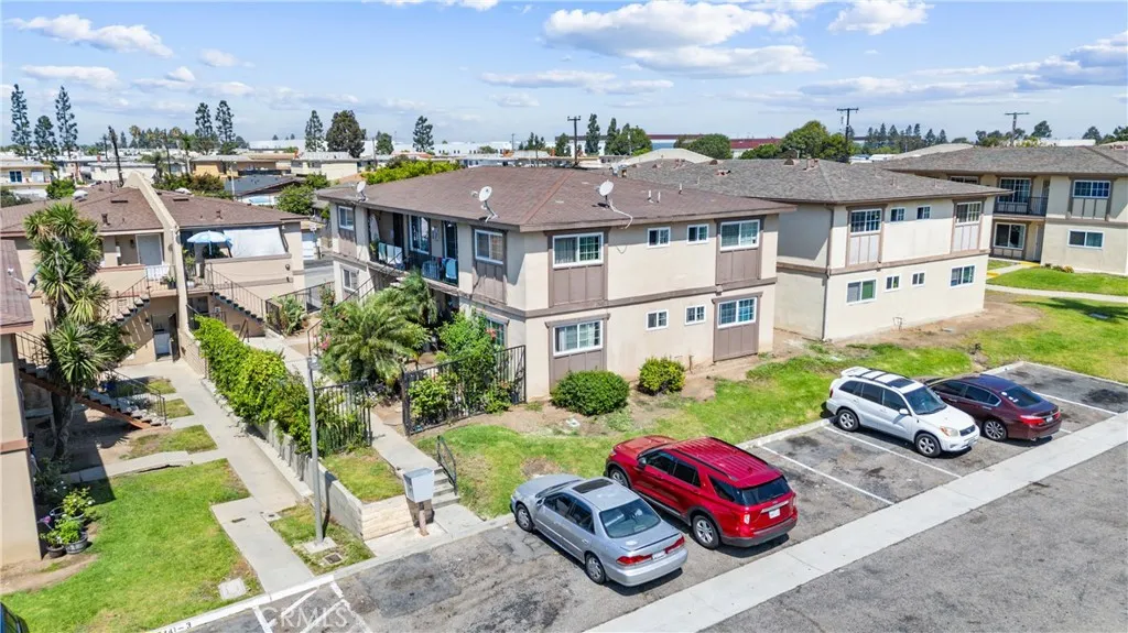 17431 Koledo, Huntington Beach, California 92647 home-pic-14