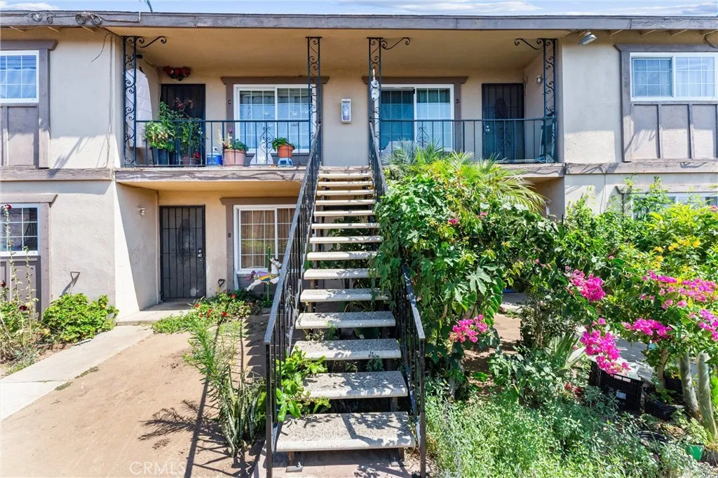 17431 Koledo, Huntington Beach, California 92647 home-pic-11