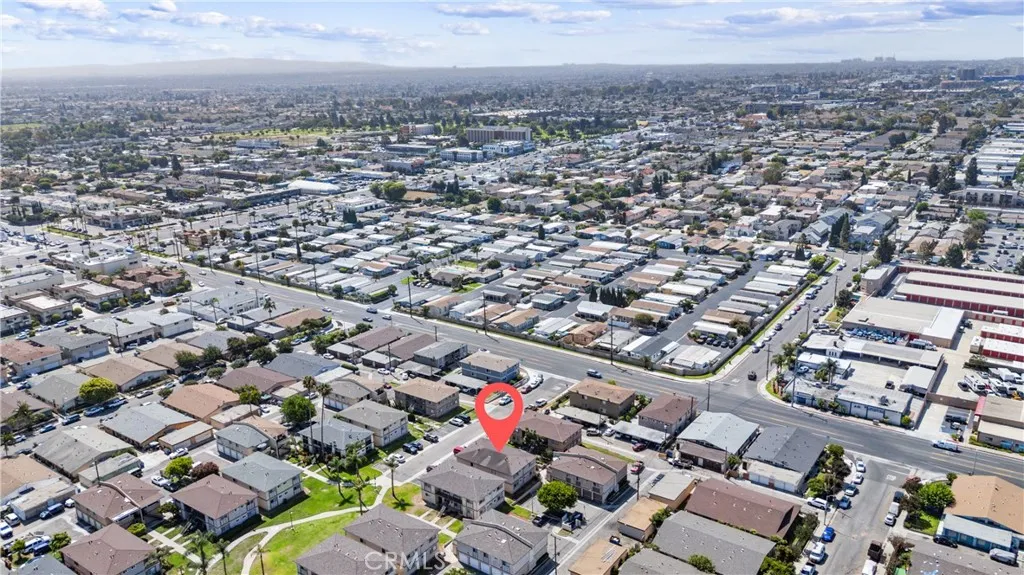 17431 Koledo, Huntington Beach, California 92647 home-pic-17