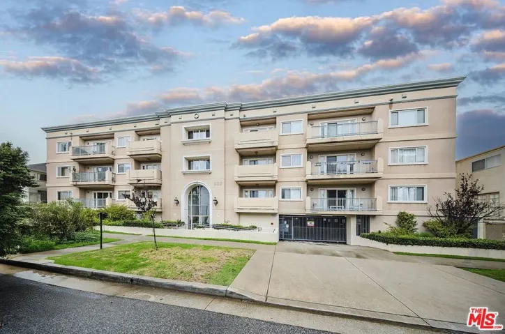 937 12th Street 208, Santa Monica, California 90403